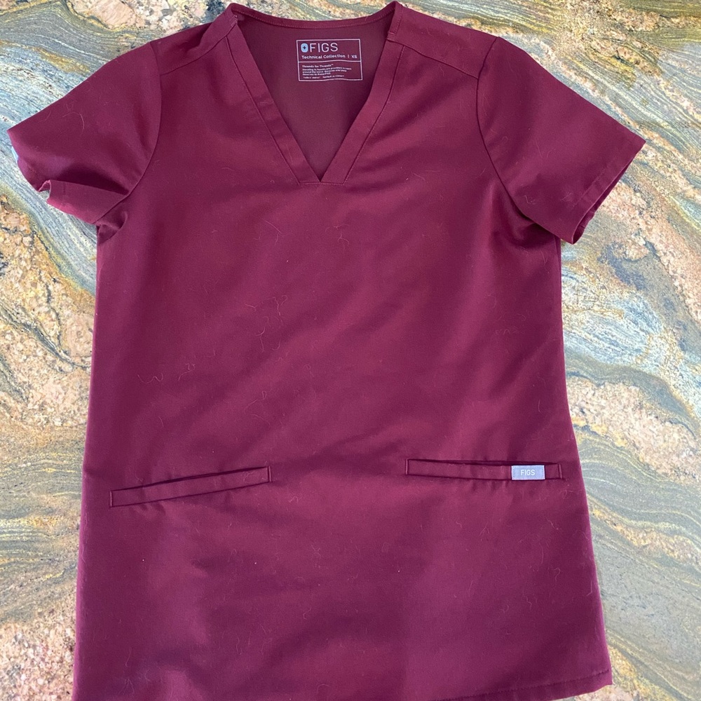 Figs Burgundy Casma XS scrub top